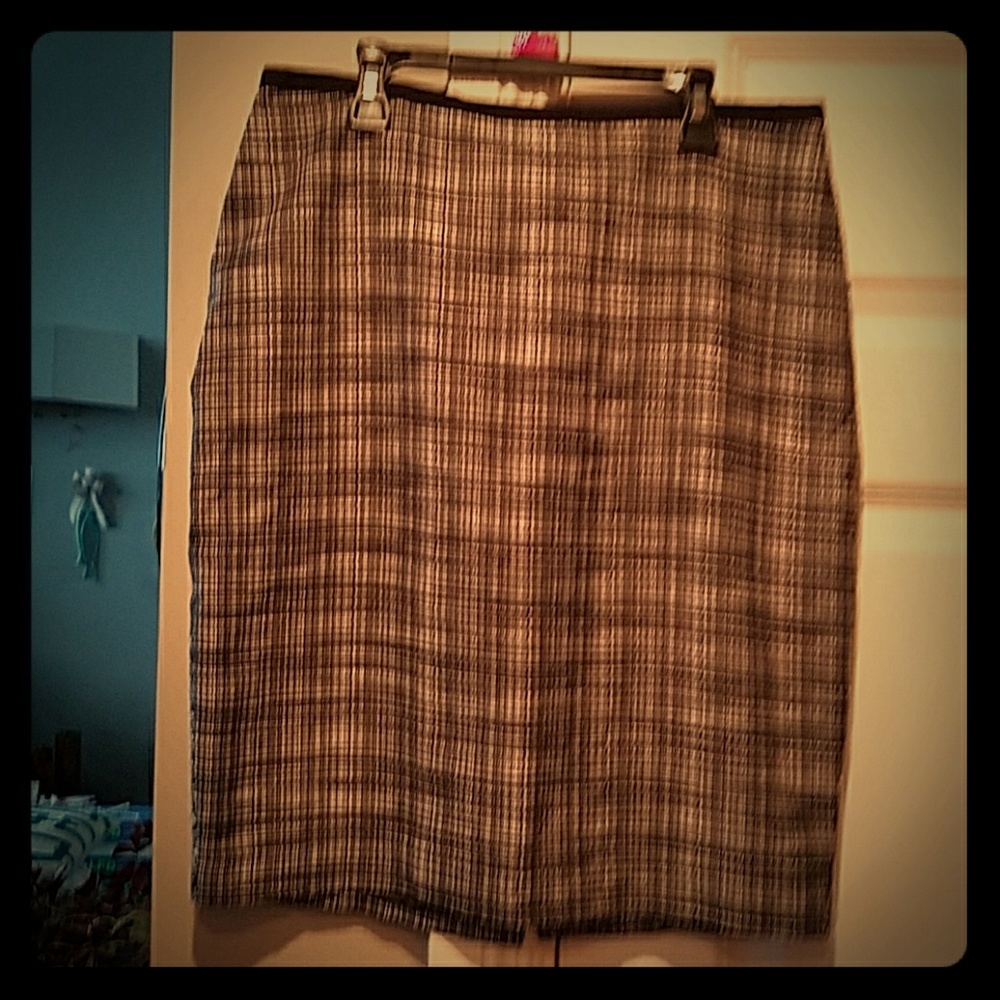NEW YOEK AND COMPANY NWOT BLACK N WHITE SKIRT