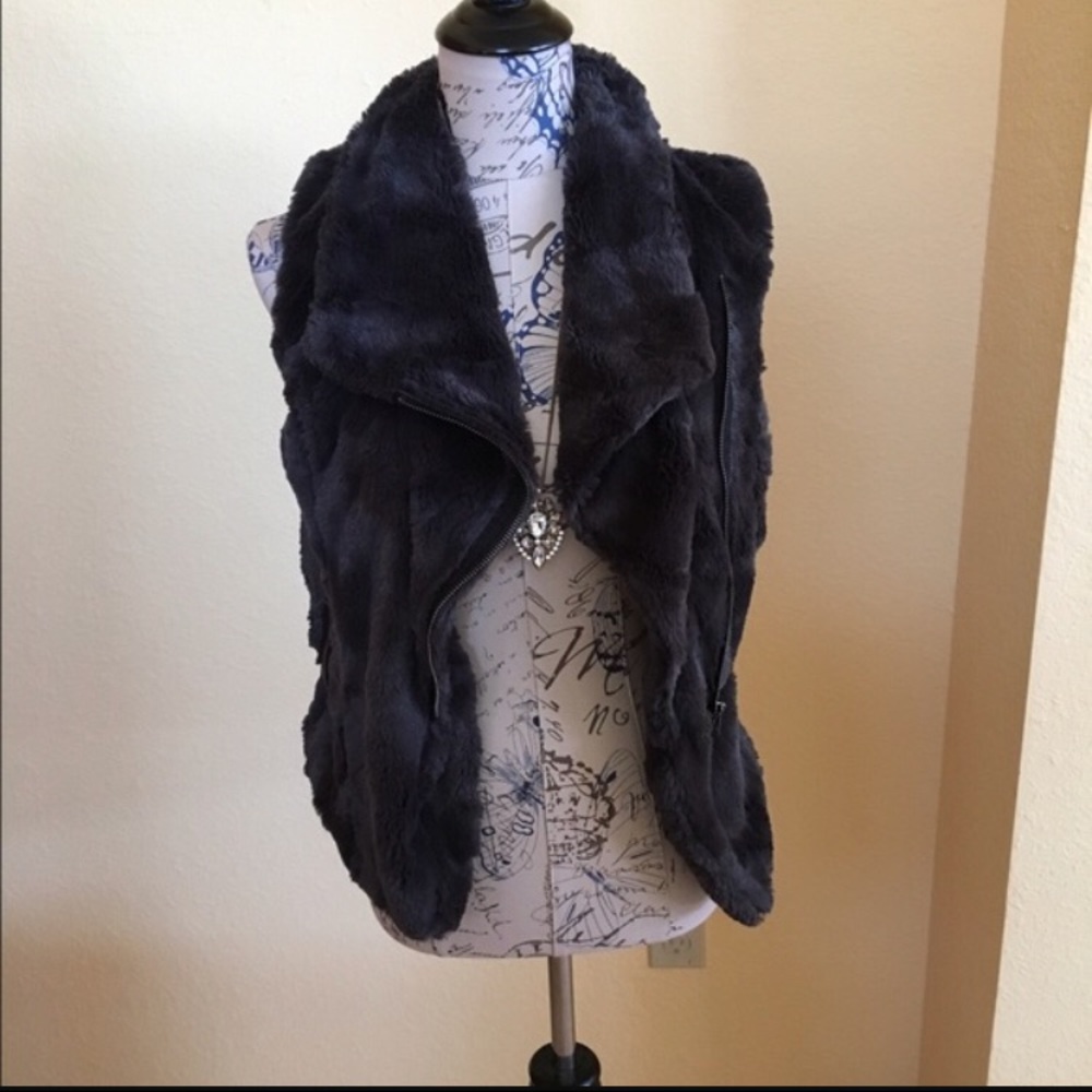 Material Girl Faux Fur Vest Steel Gray