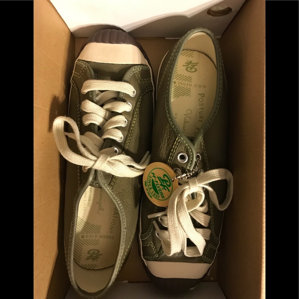 NIB PF FLYERS UNISEX SNEAKERS MENS 8 WOMENS 9 1/2.