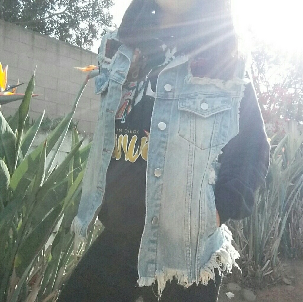 📸SALE📸 UNIF Denim Distressed Vest