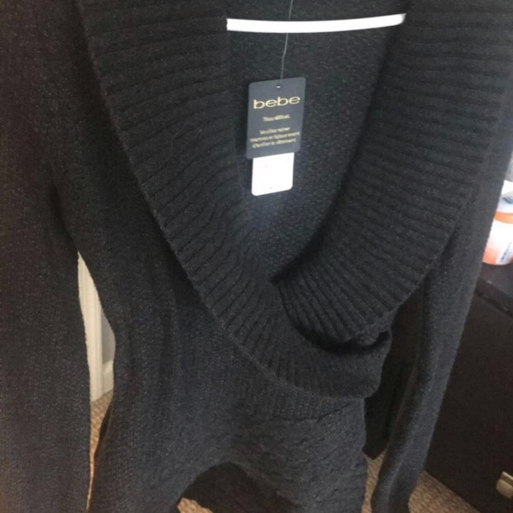 Bebe beautiful sweater