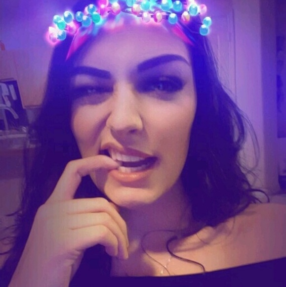 Meet your Posher, Sara - Picture 3 of 4