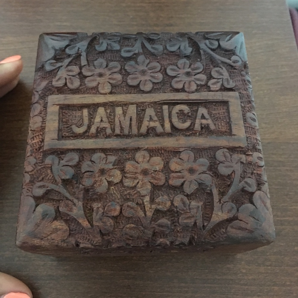 Jewelry box