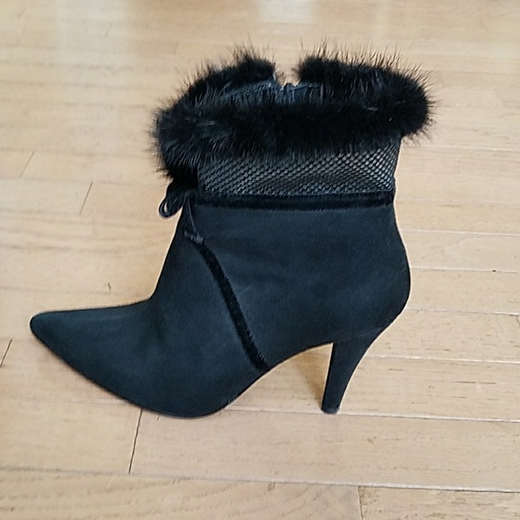 Beautiful custom made black suede booties - Picture 4 of 8