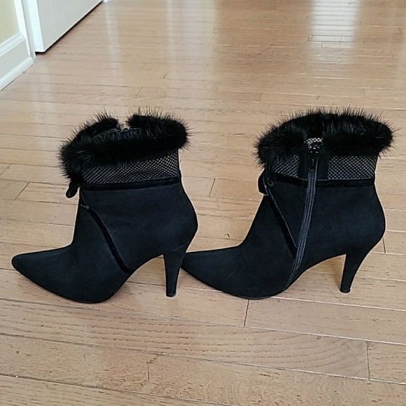 Beautiful custom made black suede booties - Picture 5 of 8
