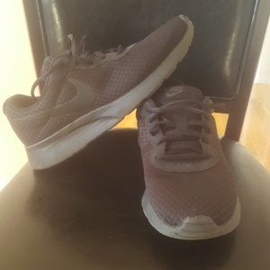 Gym shoes