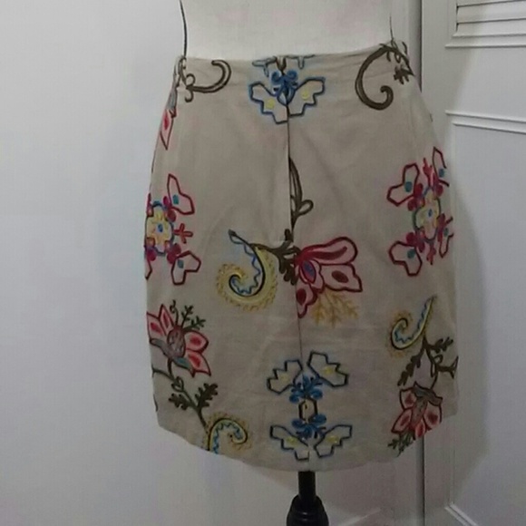 🌈 3/$10 SALE Embroidered Mini Skirt - Picture 3 of 4