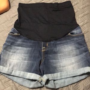 Maternity shorts