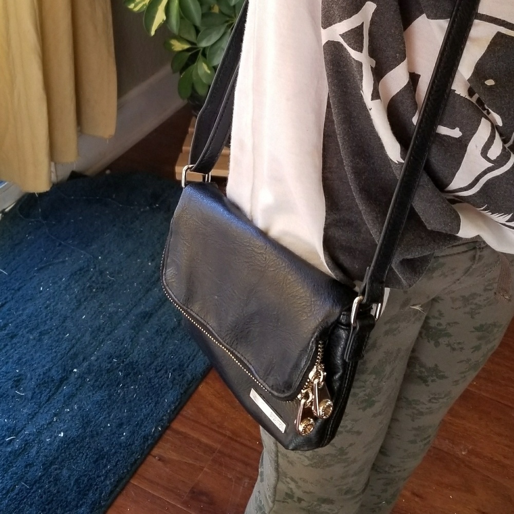 Kenneth Cole Reaction Wooster crossbody bag