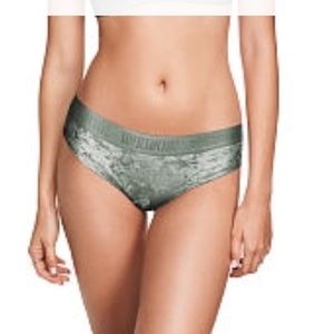 Pink velvet cheeksters