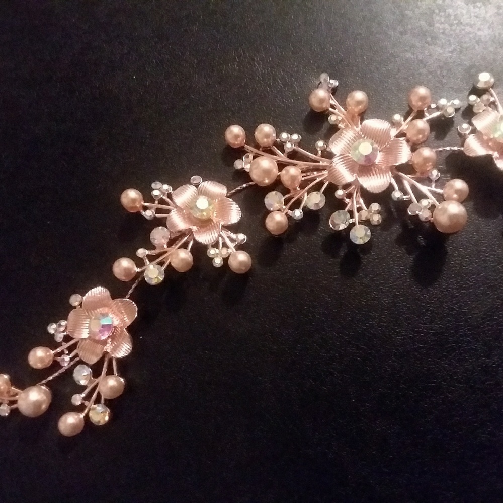 Beautiful Rose Gold Floral Bling Hair Piece