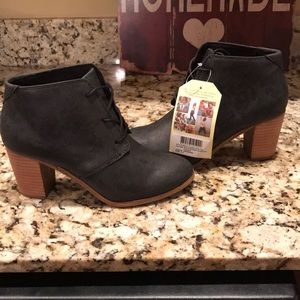 Toms booties