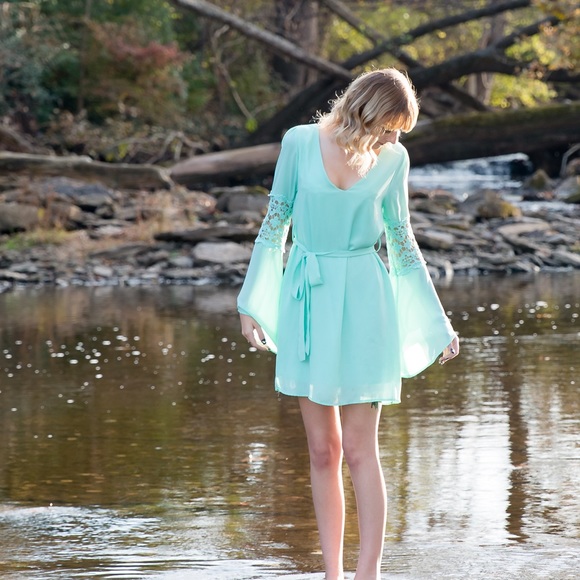 Francesca’s Bell-sleeved Dress - Picture 1 of 6