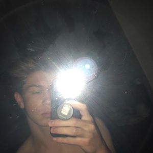 Meet your Posher, Levi