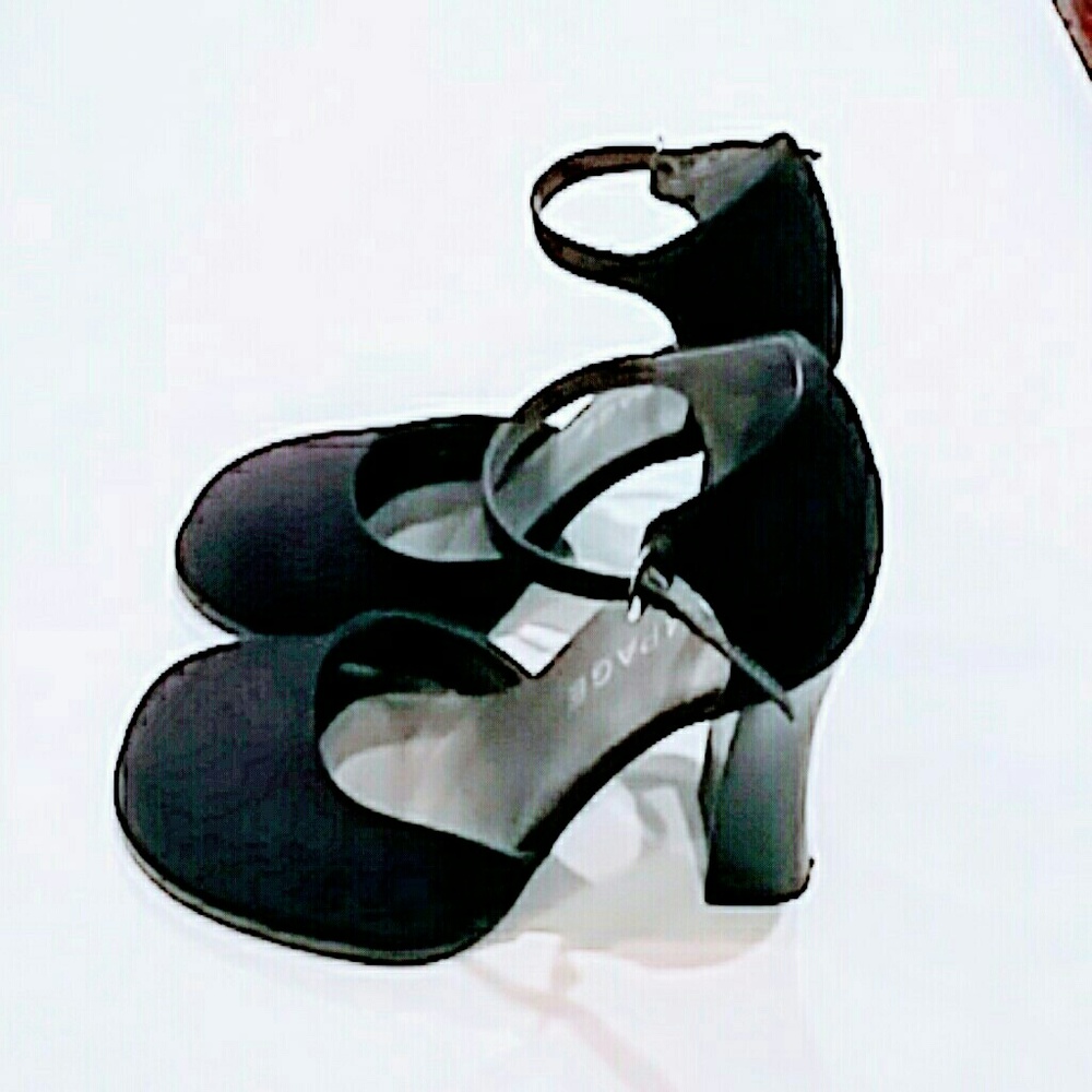 Rampage Black Suede Heels