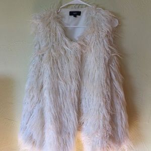 Mossimo eggshell Faux fur vest size XXL