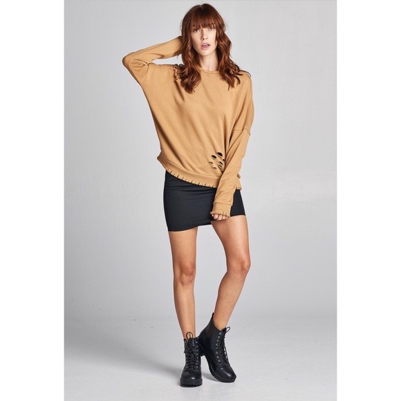 🚨Long Sleeve Distressed Top - Picture 5 of 5