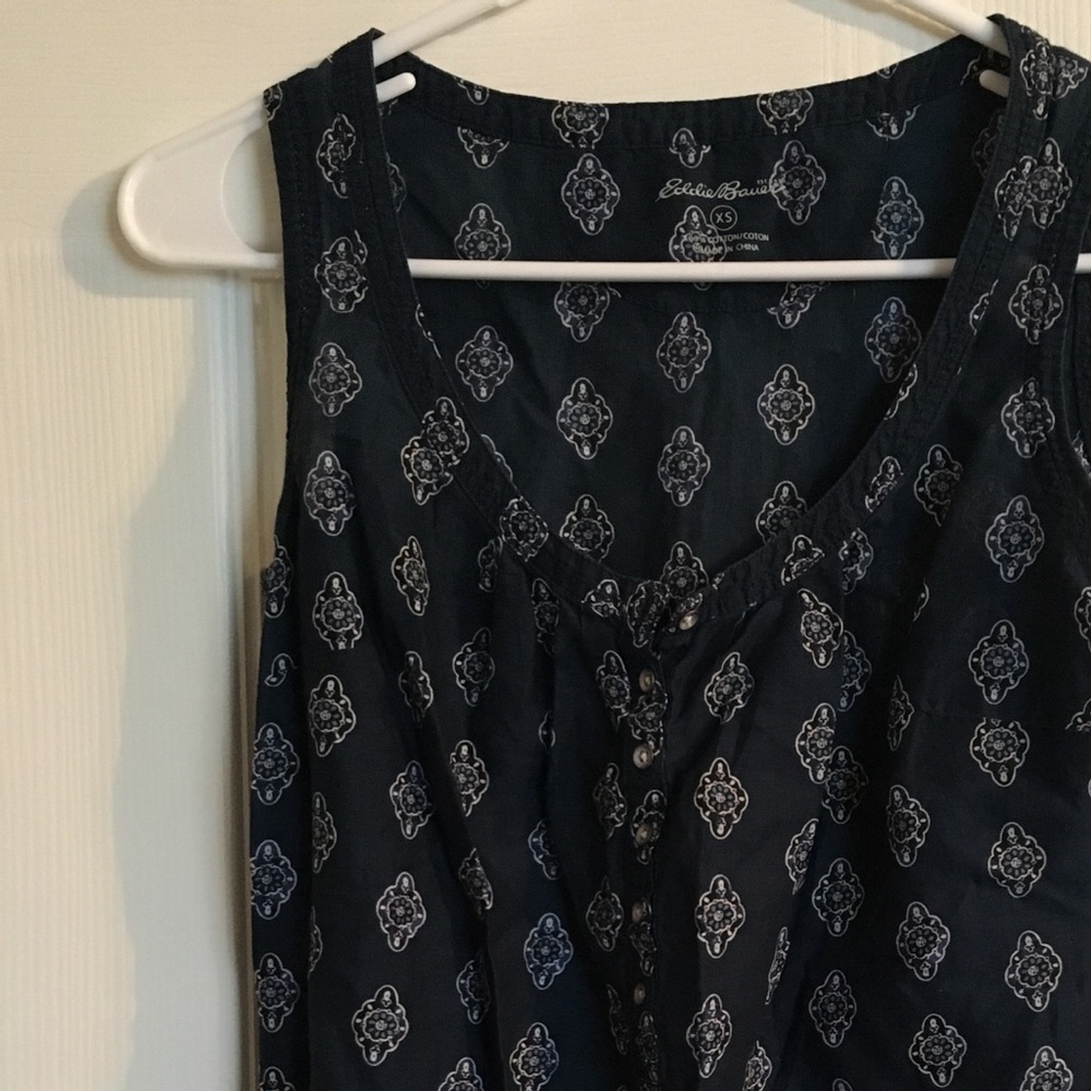 Eddie Bauer sleeveless navy top