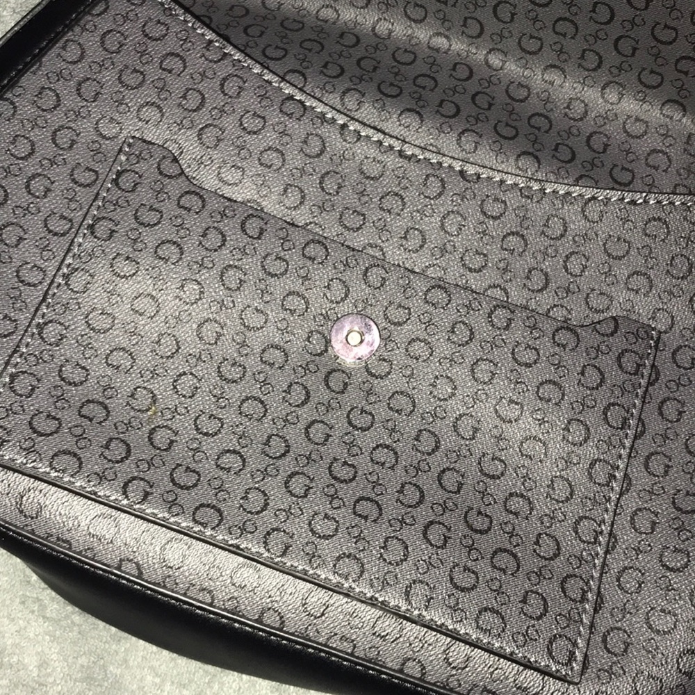 Guess Purse & Wallet - Picture 2 of 5