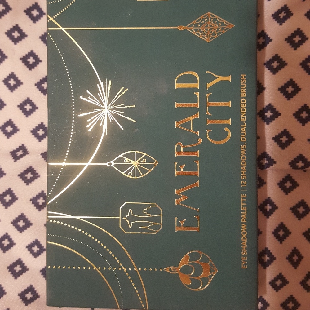 Cargo Emerald City Christmas Edition