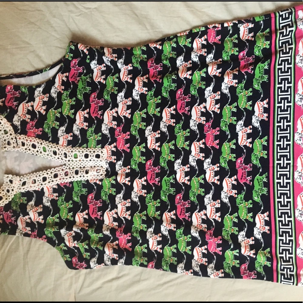 Crown and Ivy sleeveless shift dress