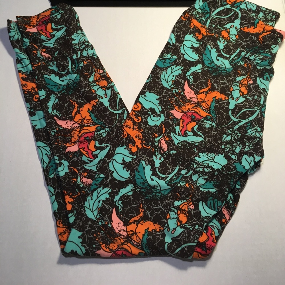 NWT LulaRoe OS leggings.