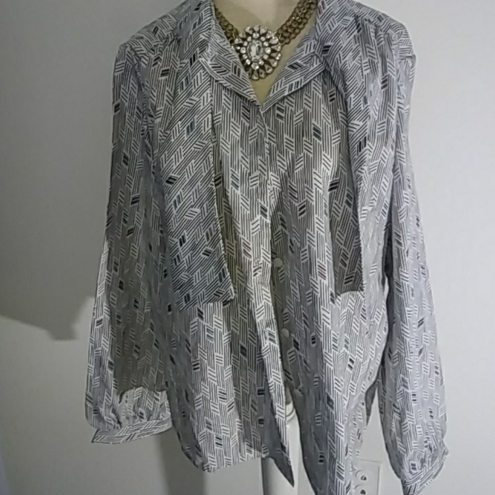 🌠vintage tie neck shirt