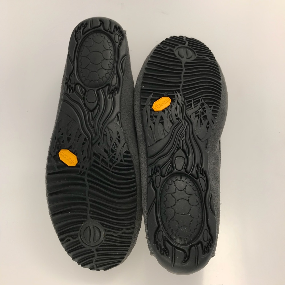 🎈SOLD II MANITOBAH || Beaded Moccasin - Picture 3 of 3