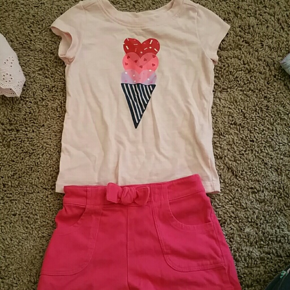 18 mnths baby girl sets. 6 outfits for $10 - Picture 2 of 6