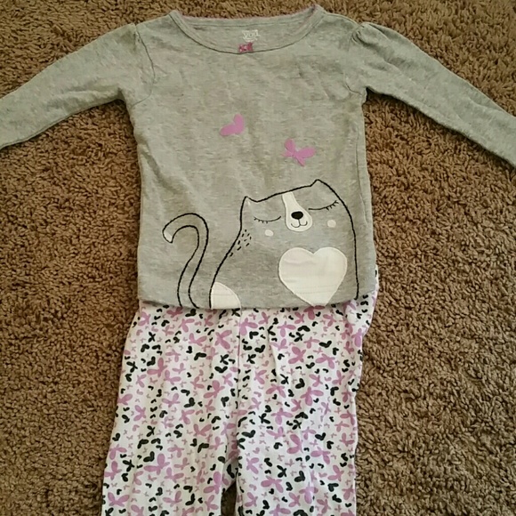 18 mnths baby girl sets. 6 outfits for $10 - Picture 3 of 6