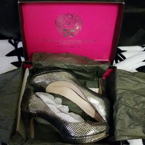 Vince Camuto silver metalic pumps