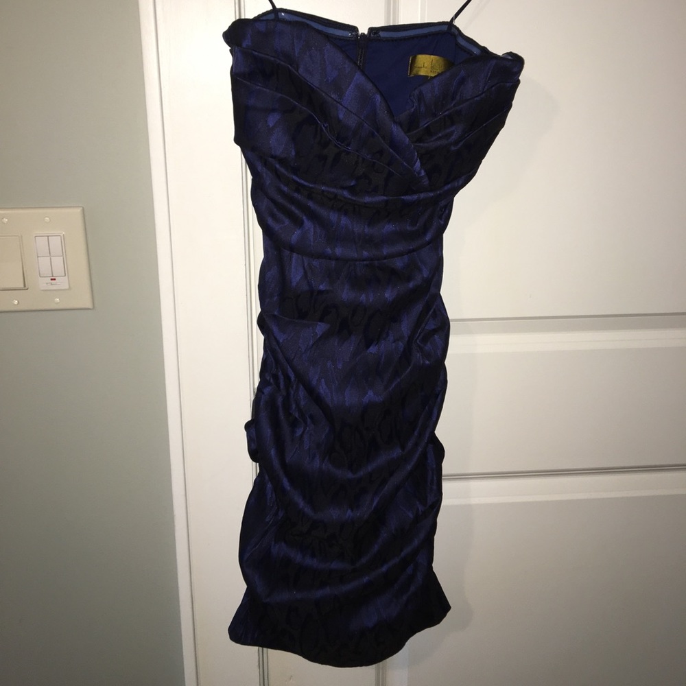 Nicole Miller Collection strapless blue dress