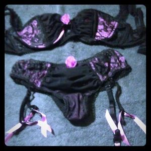 Sexy lil outfit..NEVER WORN