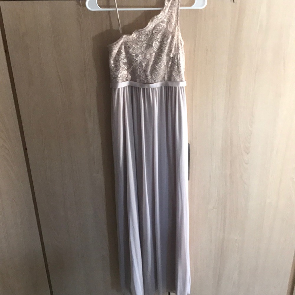 Beautiful Dress! - Picture 2 of 2