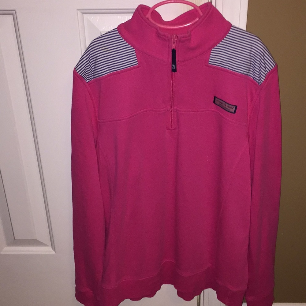 Vineyard vines pull over