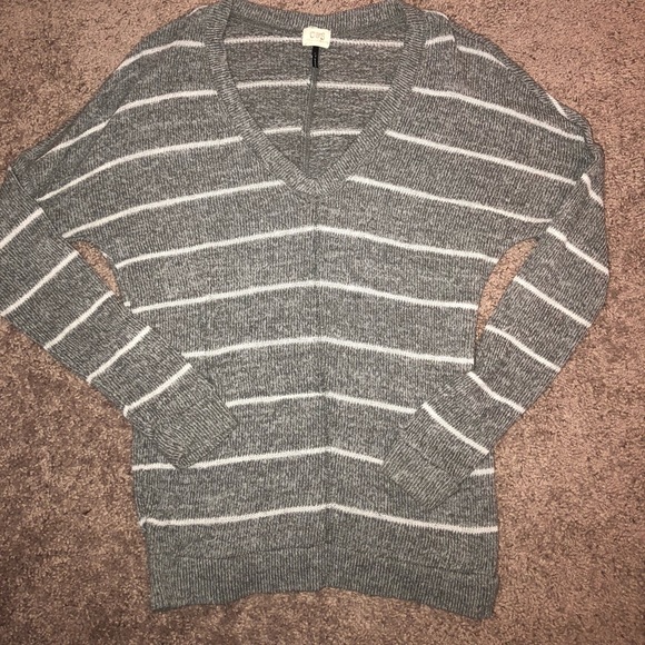 Pacsun gray and white stripe sweater - Picture 1 of 3