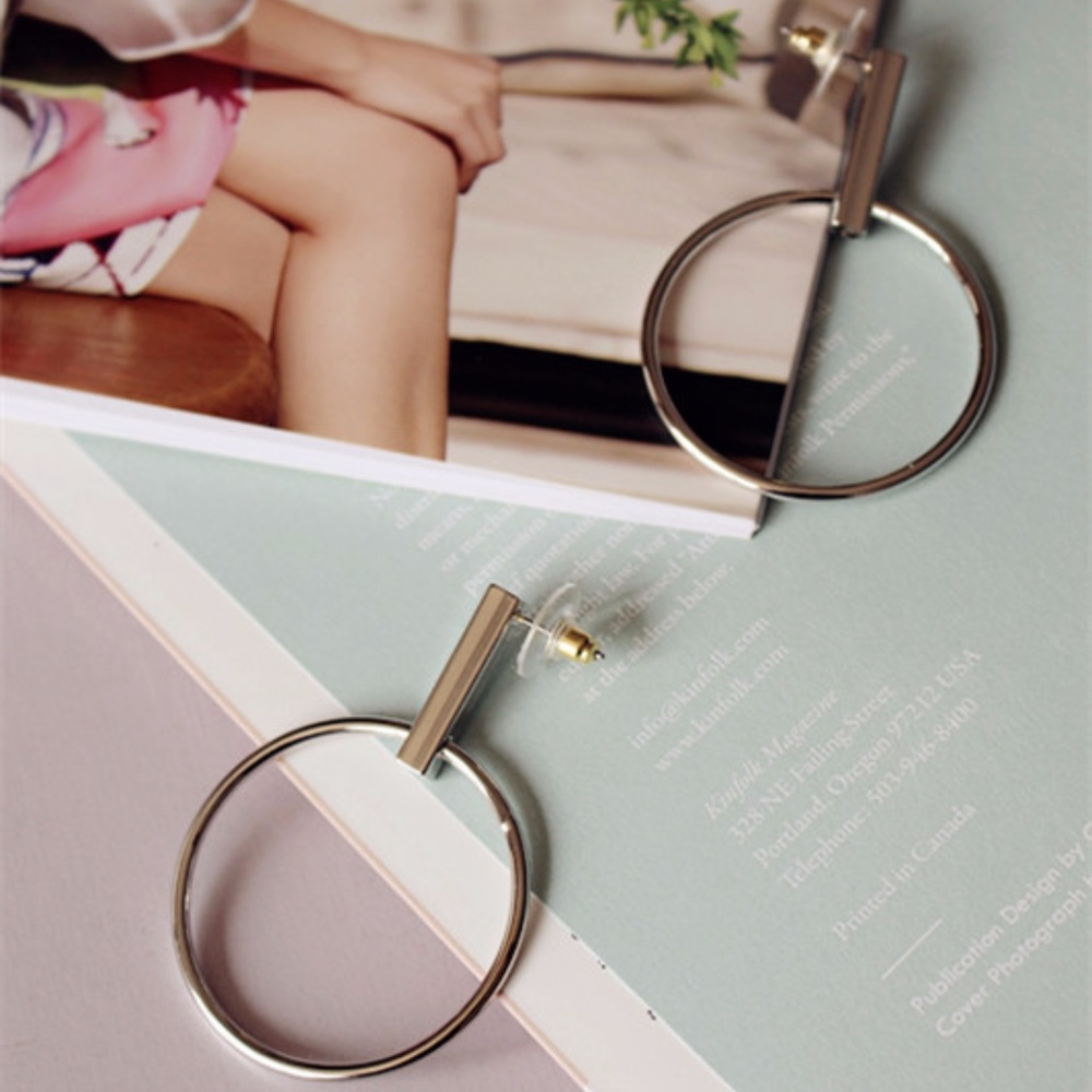 NEW Minimalist Brass Hoop Earrings Gold/Silver - Picture 2 of 5