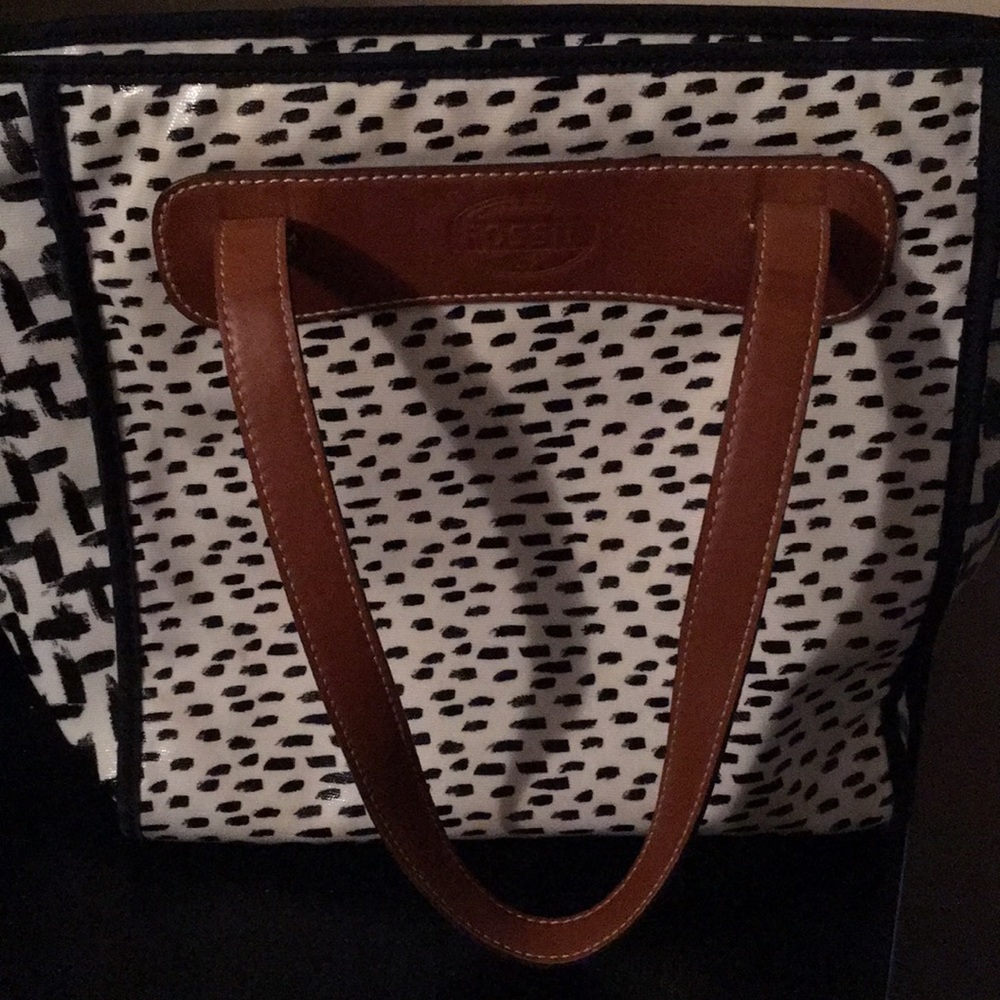 Fossil tote
