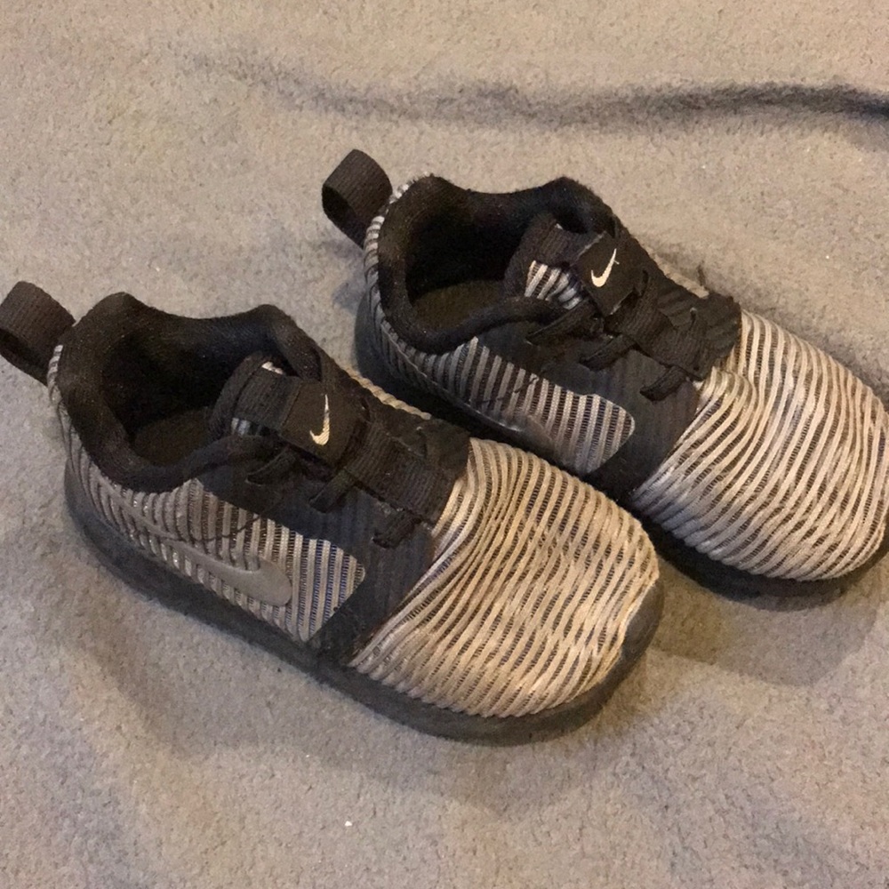 Kids mesh running sneakers