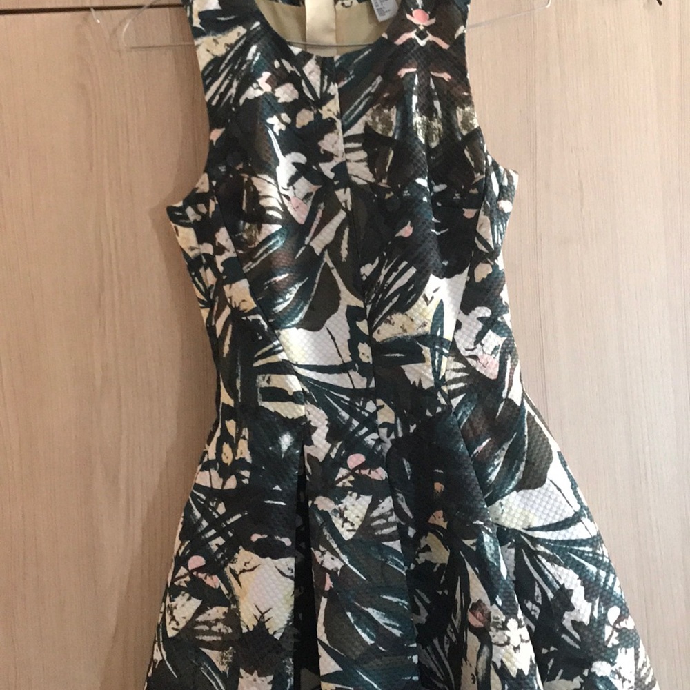 DRESS - Picture 3 of 4