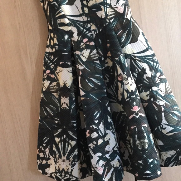 DRESS - Picture 2 of 4