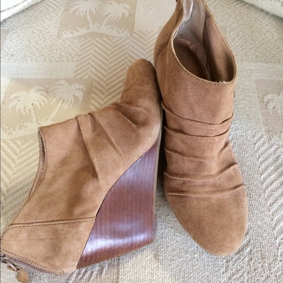 bcbg helen bootie