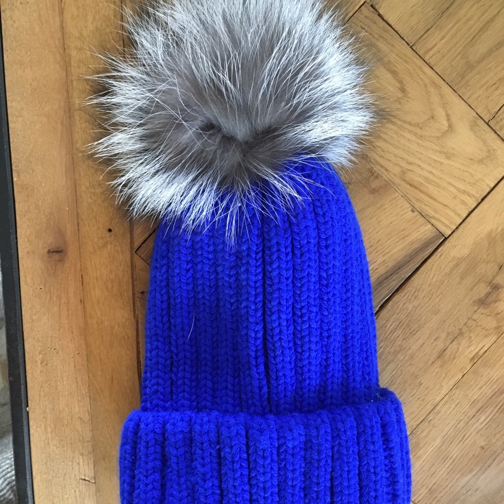 NWOT Genuine Fur Pom beanie