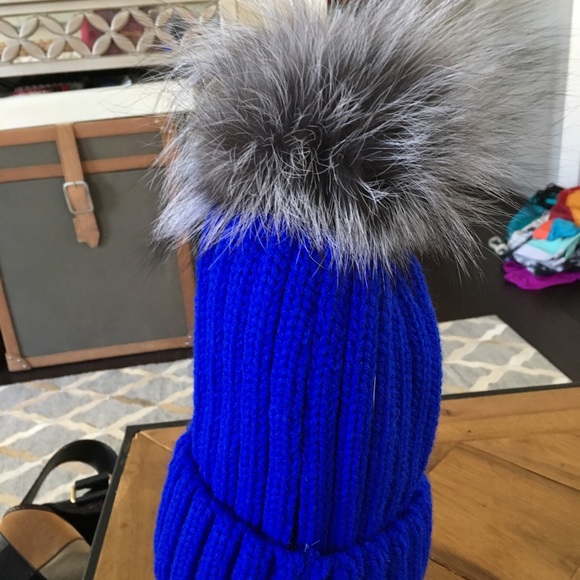 NWOT Genuine Fur Pom beanie - Picture 2 of 2