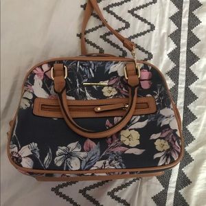 Jaclyn Smith handbag