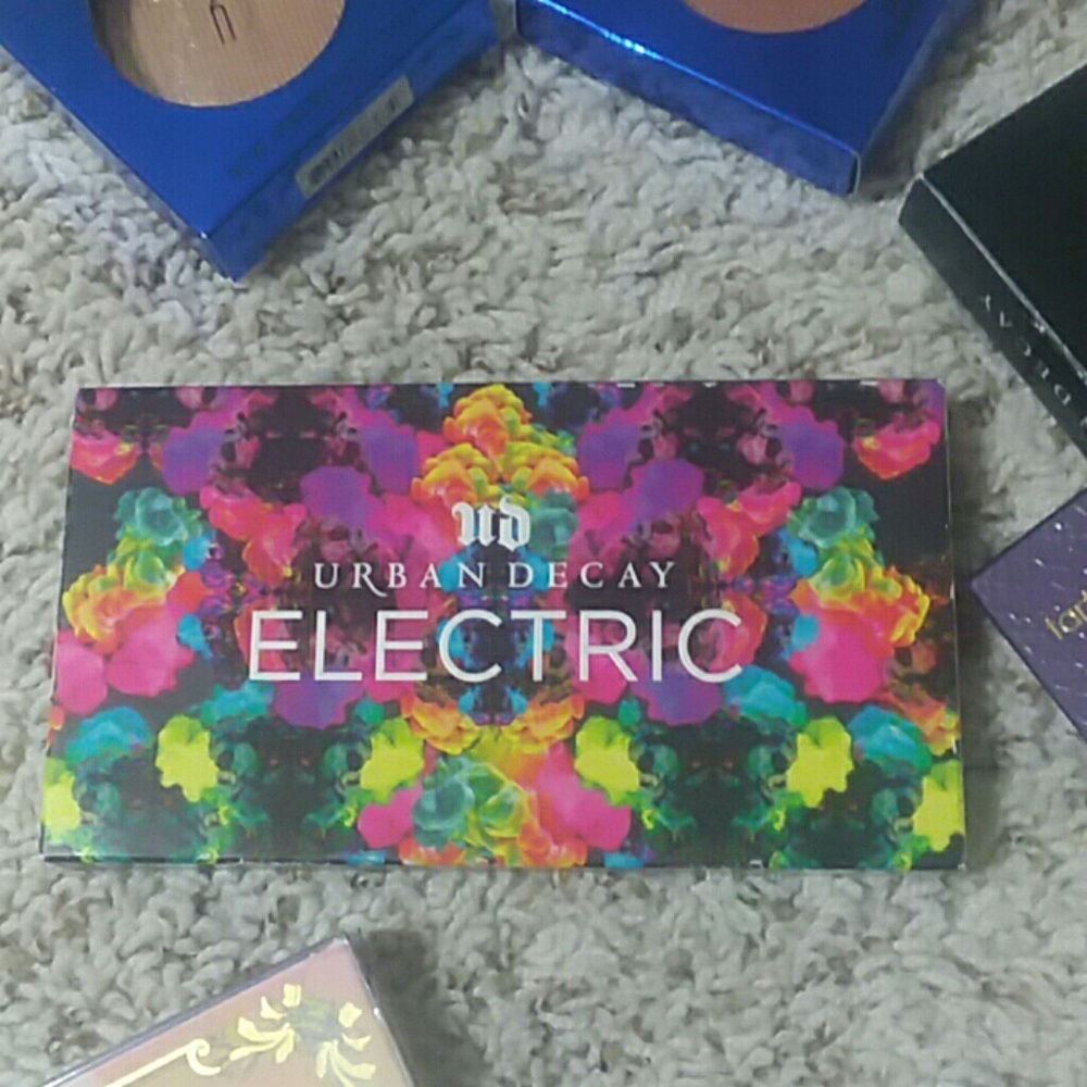 Urban decay electric palette