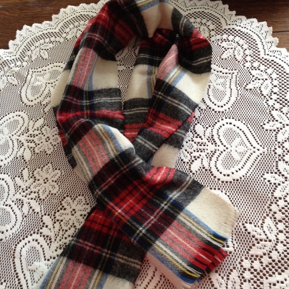 Warm Red Plaid Scarf - Picture 2 of 3