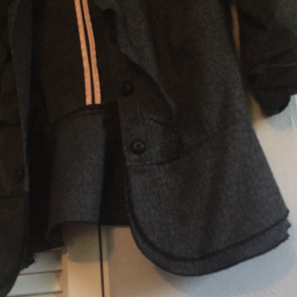 Ruffled Blazer - Picture 2 of 6