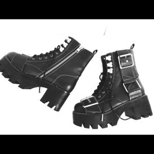 Current Mood tank boots