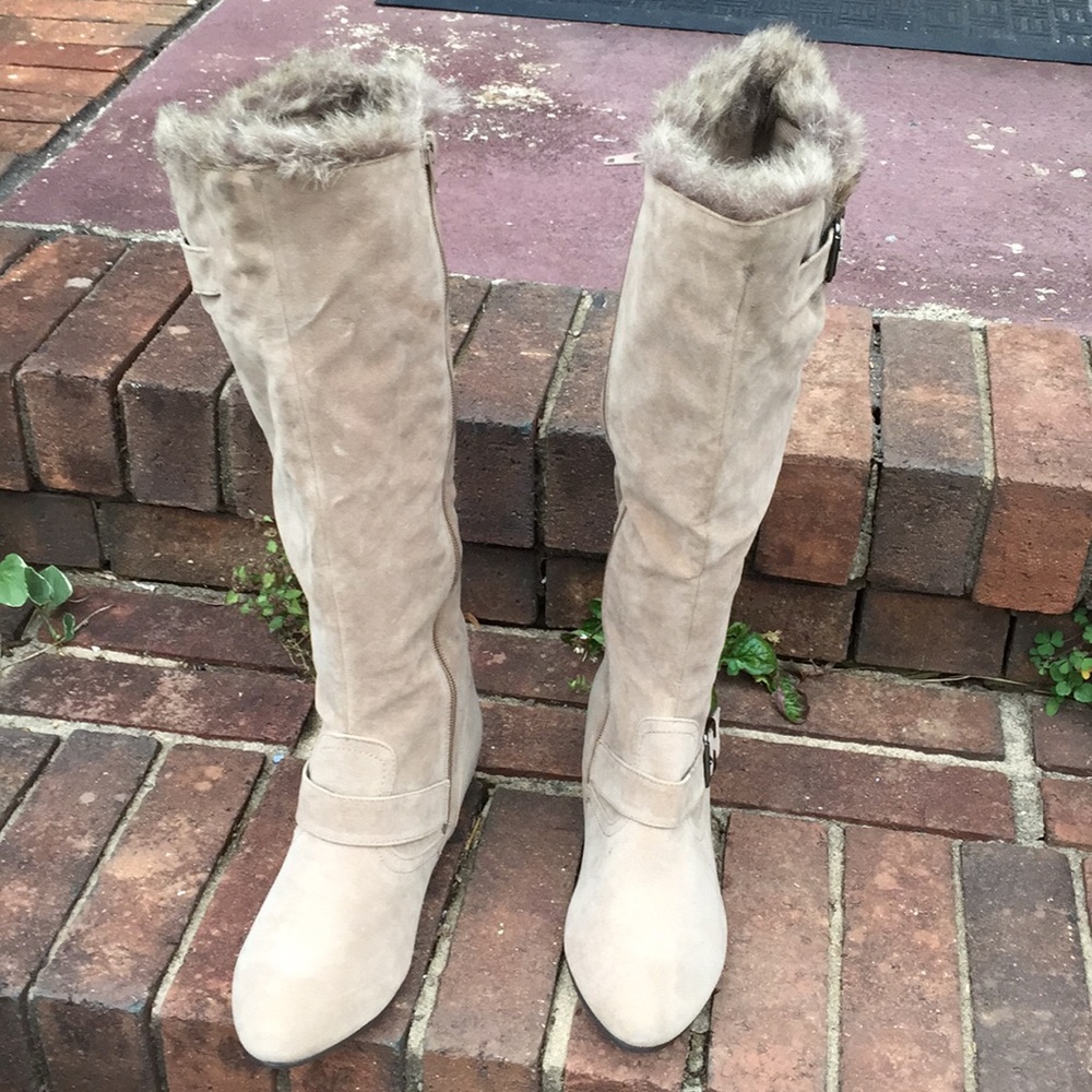 TAUPE BUCKLE STRAP FUR TRIM FAUX SUEDE BOOTS
